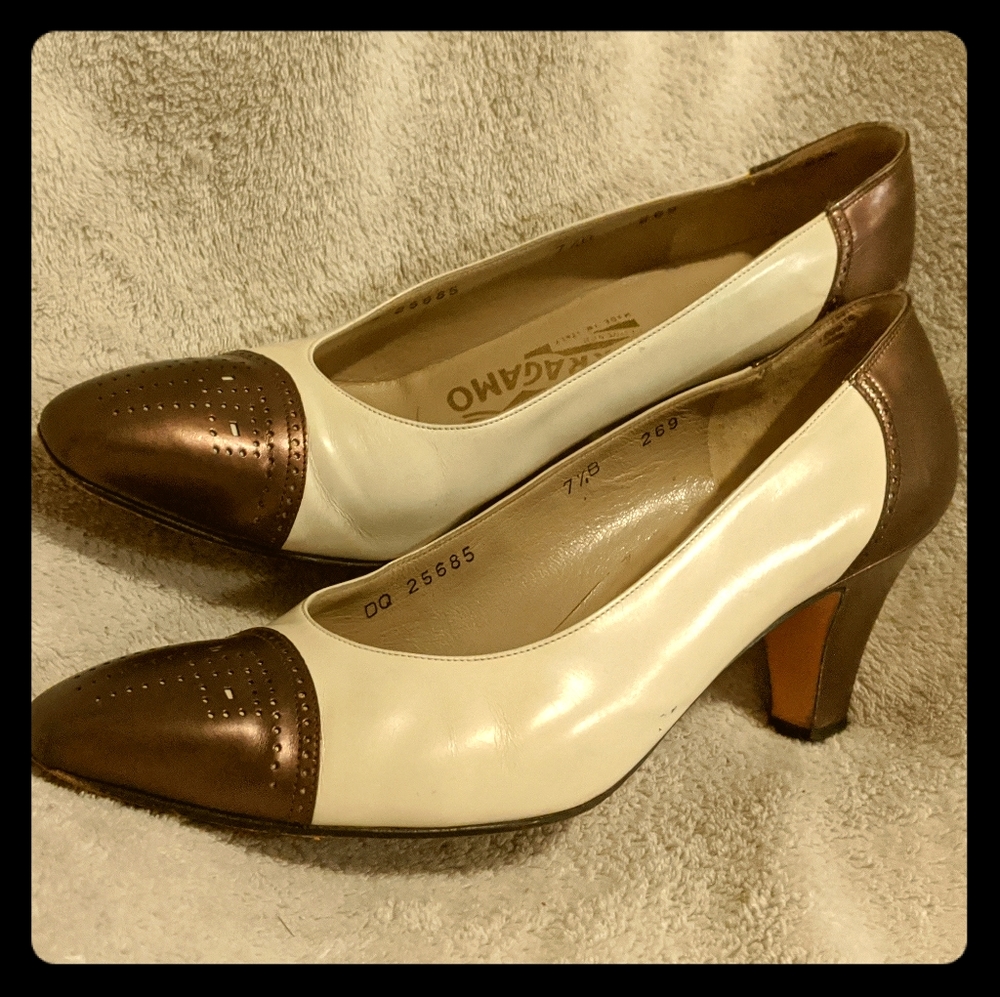 7.5 B Salvatore Ferogamo Oxford kitten pumps